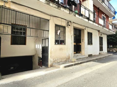 Via Vincenzo Guastafierro, 9