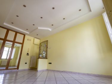 Trilocale in vendita