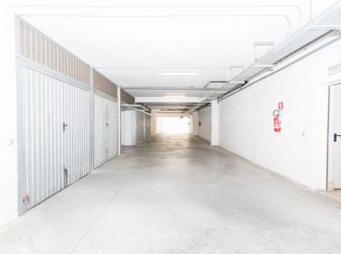 Box / Garage in vendita