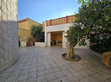 Stabile o palazzo in vendita