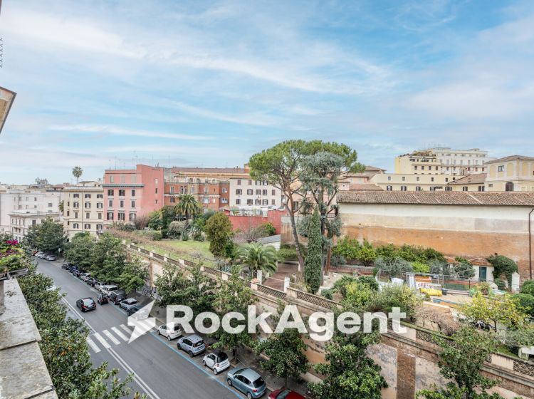 Trilocale in vendita, via Giovanni Lanza  150, Centro Storico, Roma