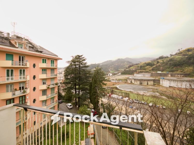 Bilocale in vendita, via Monte Oliveto  25, Multedo, Genova