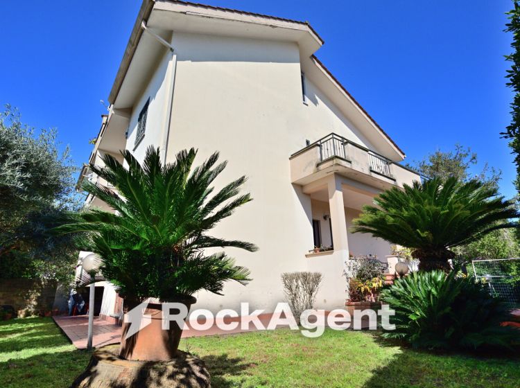 Villa in vendita, via del Colle  22, Vallelata, Aprilia