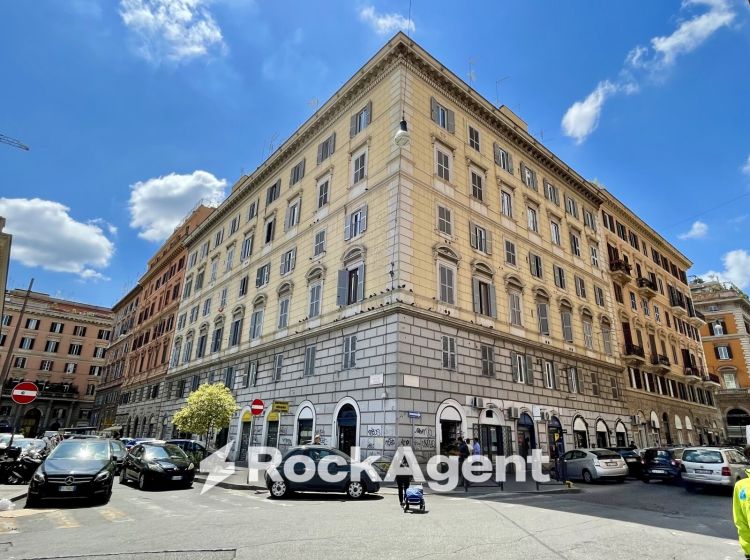 Bilocale in vendita, via Principe Amedeo  307, Centro Storico, Roma