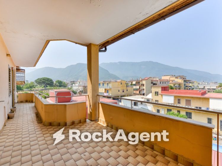 Appartamento in vendita, via Giosuè Carducci, Gragnano