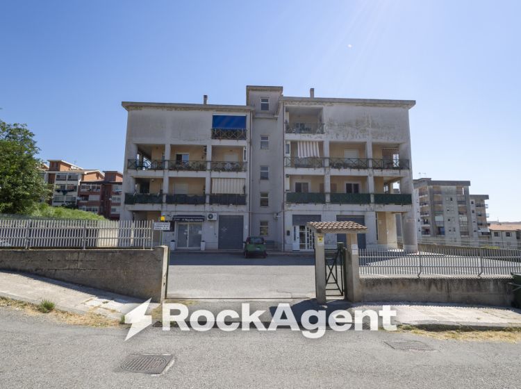 Quadrilocale in vendita, via Monsignor Armando Fares  21, Sala, Catanzaro