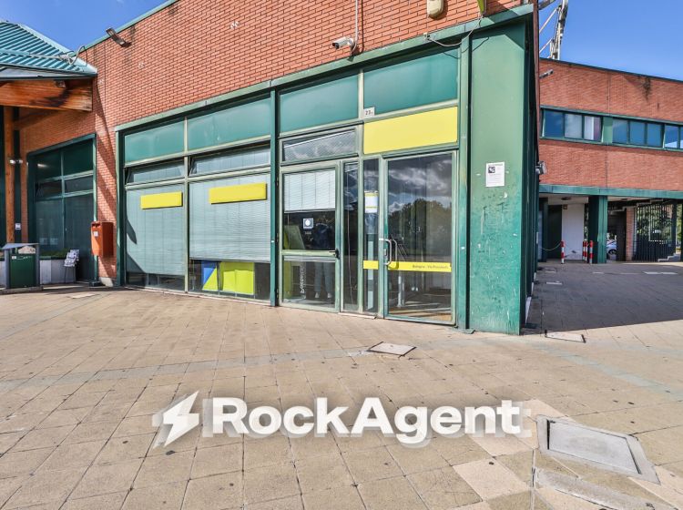 Filiale bancaria in vendita, via Amilcare Ponchielli  23, Savena, Bologna