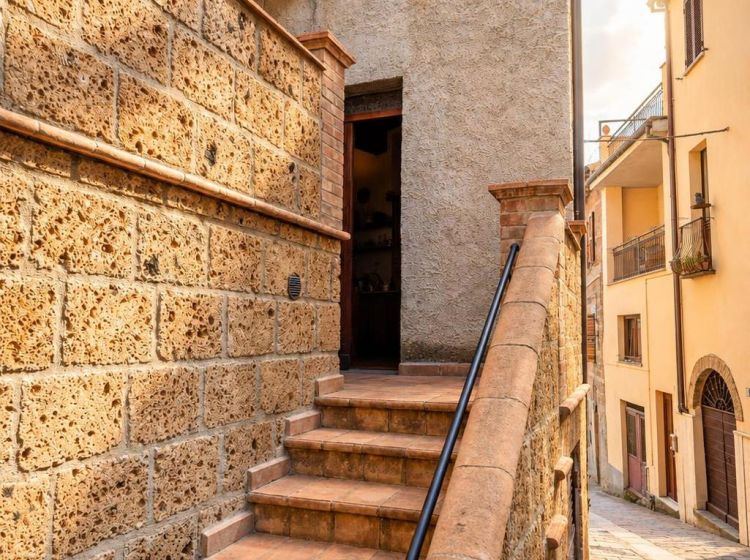 Appartamento in vendita, via Roma  10, Proceno
