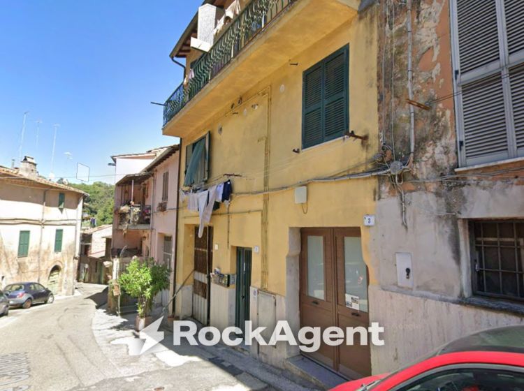 Magazzino o deposito in vendita, via delle Cartiere  7, Ronciglione