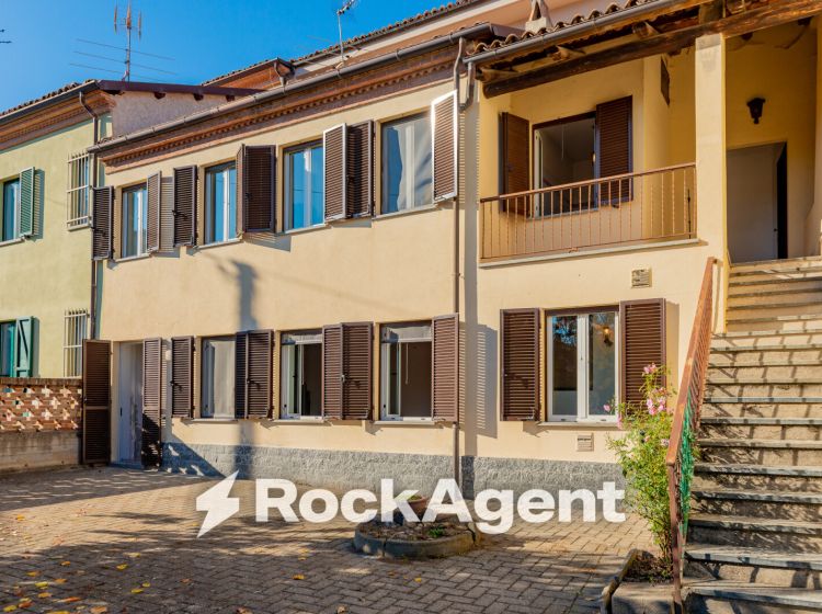 Terratetto unifamiliare in vendita, via Circonvallazione  19, Castiglione Tinella
