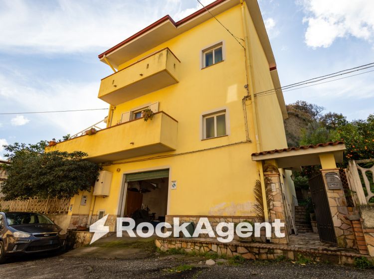 Villa in vendita, via Angitola  56, Santa Maria, Catanzaro