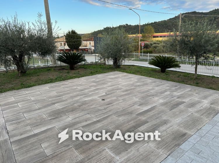 Negozio in affitto, via del Villino, Alanno Scalo, Alanno