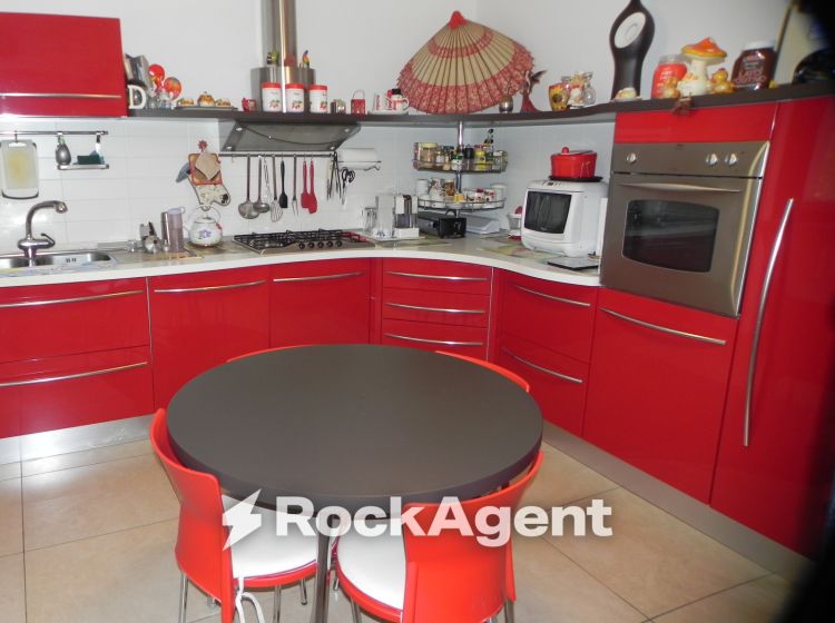 Appartamento in vendita, via Pietro Nenni  39, Montecarotto