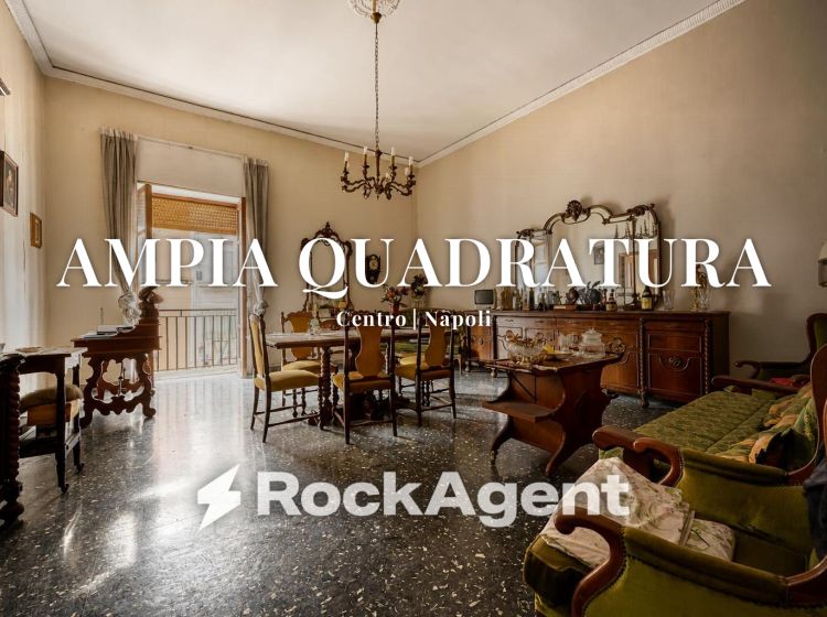 Appartamento in vendita, via Sant'Antonio Abate, Centro, Napoli