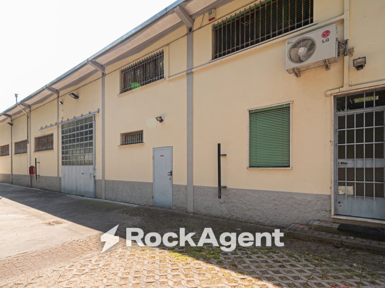 Capannone in vendita, via Verona  6, Cernusco Sul Naviglio