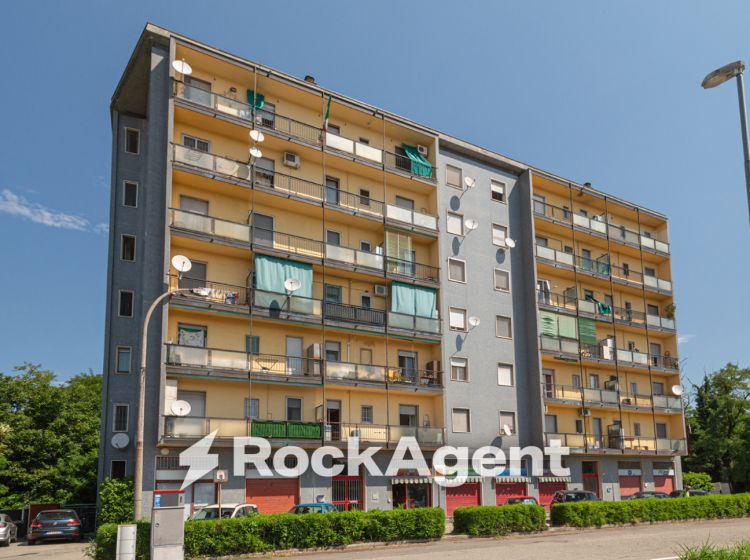 Negozio in affitto, via San Pedrino  11, Vignate