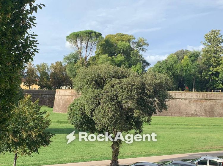 Quadrilocale in vendita, viale Giuseppe Giusti, Centro Storico, Lucca