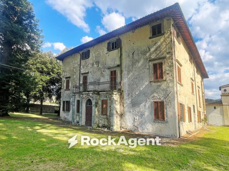 Villa in vendita, via del Serraglio, Leccio, Reggello