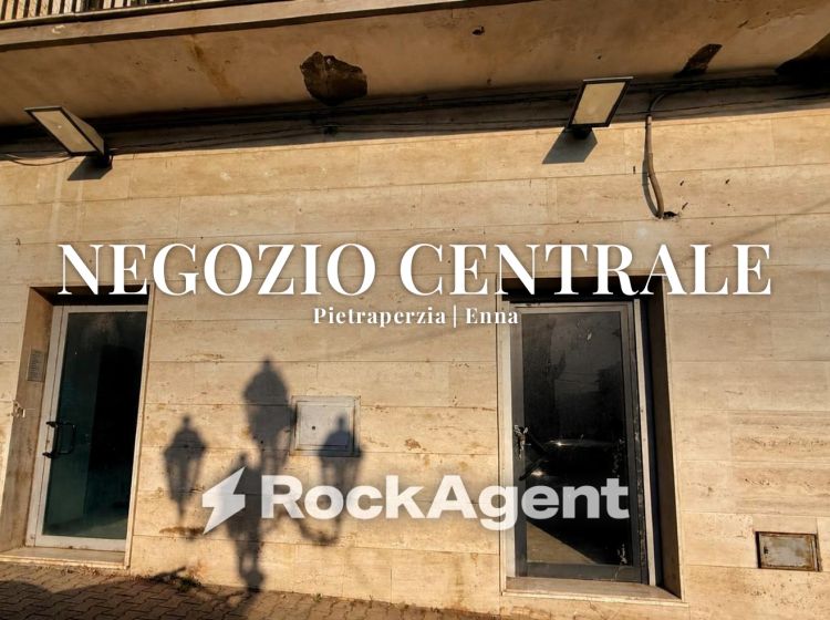 Negozio in vendita, Piazza Vittorio Emanuele  18, Pietraperzia