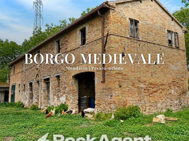 Casa colonica in vendita, Contrada Fontevecchia  1, Mondavio