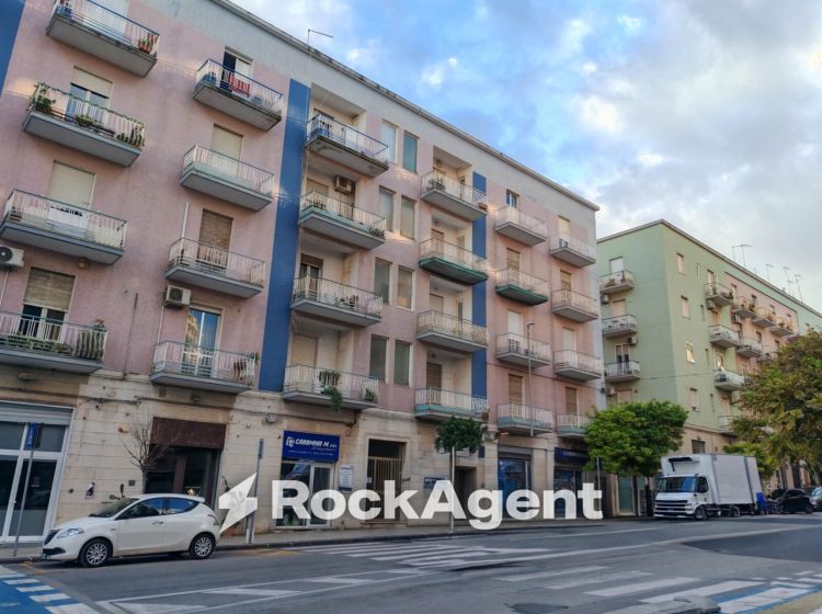 Appartamento in vendita, viale Teocrito  97, Siracusa
