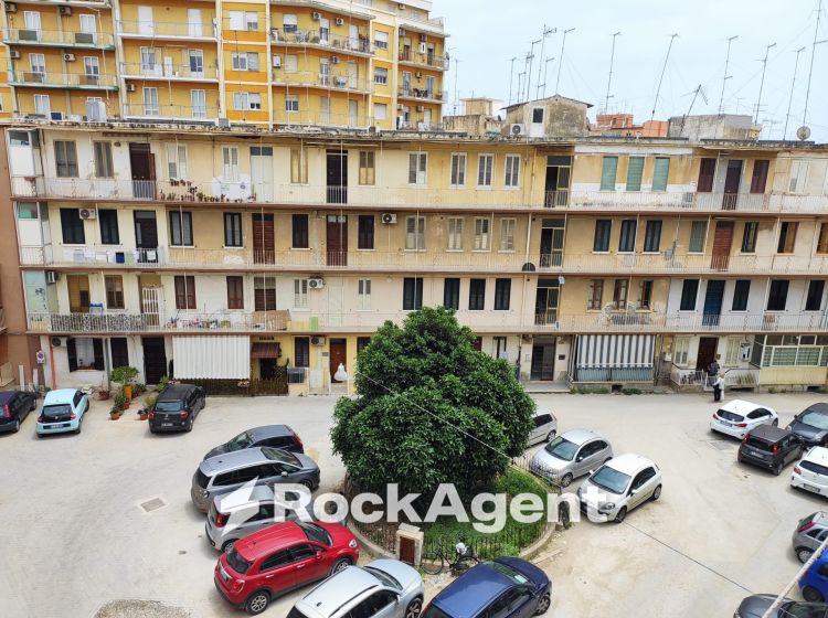 Quadrilocale in vendita, via Francesco Mauceri  4, Gelone, Siracusa