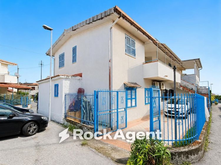 Appartamento in vendita, viale Raffaello, Scalea