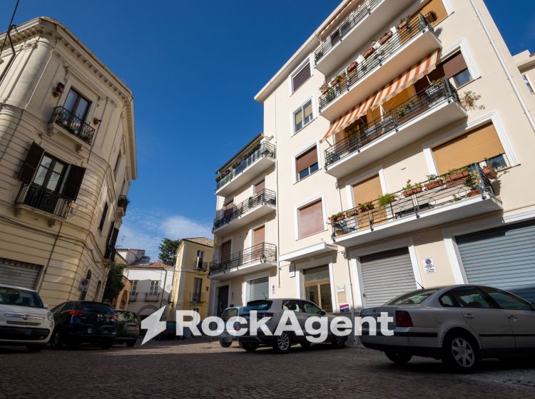 Appartamento in vendita, Vicolo IV Raffaelli  62, Centro Storico, Catanzaro