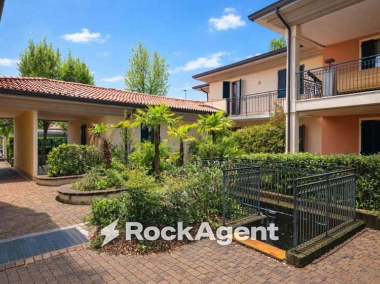 Villa in vendita, via Ronco  24, Polpenazze Del Garda