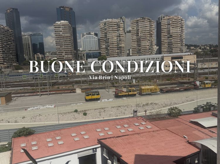 Quadrilocale in vendita, via San Maria di Costantinopoli alle Mosche  14, Zona Industriale, Napoli