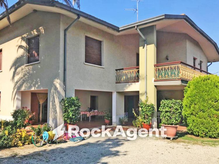 Villa in vendita, via Forrone, Montecarlo