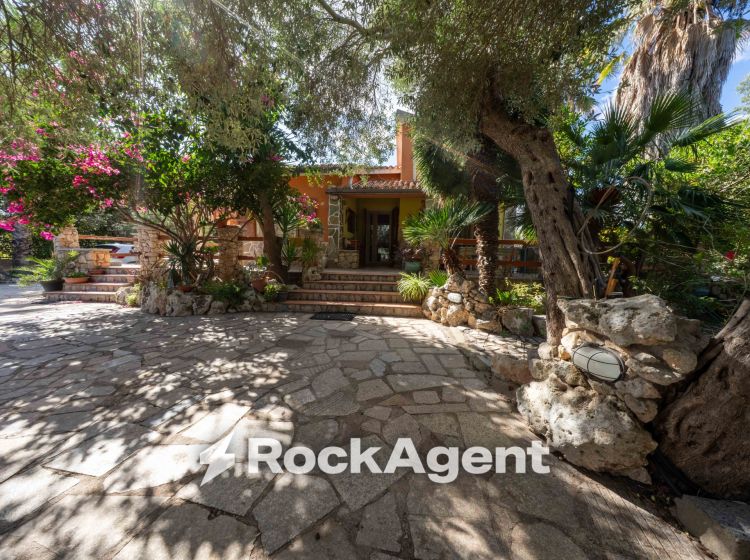 Villa in vendita, SV La Tiribba  13, Sassari