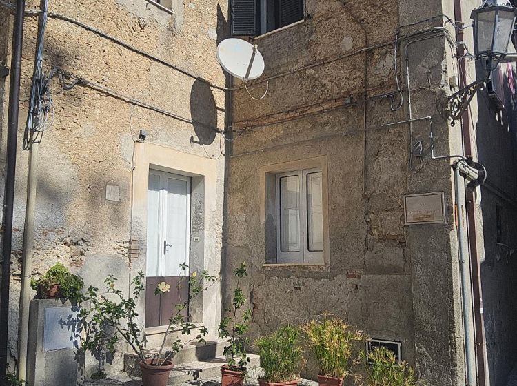 Terratetto plurifamiliare in vendita, via Cairoli, Gioiosa Ionica