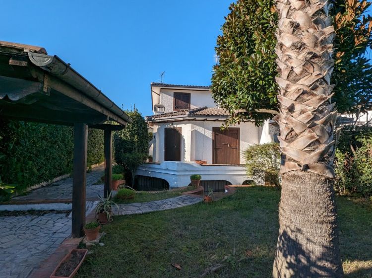 Villa in vendita, via Terracina  263, San Felice Circeo