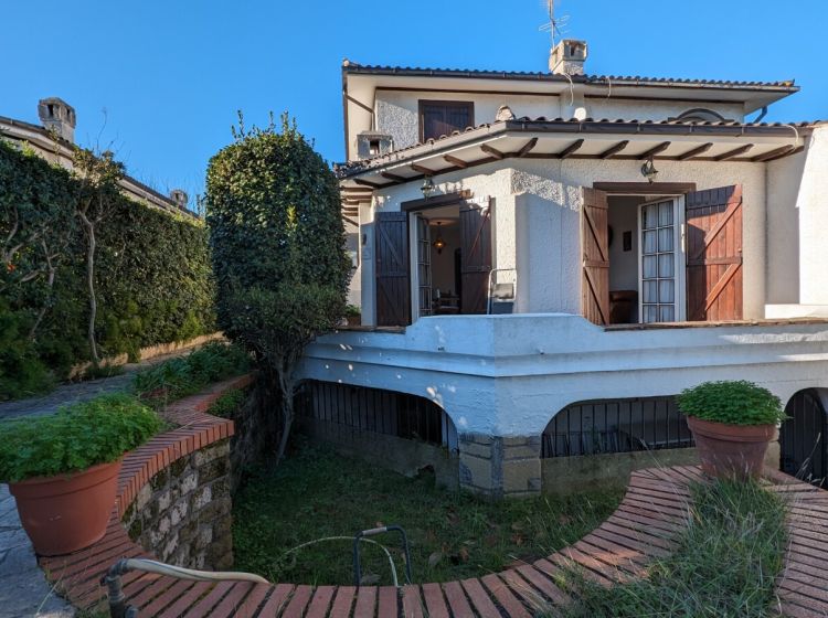 Villa in vendita, via Terracina  263, San Felice Circeo