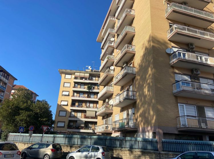 Appartamento in vendita, via Cornelio Sisenna  36, Torre Maura, Roma