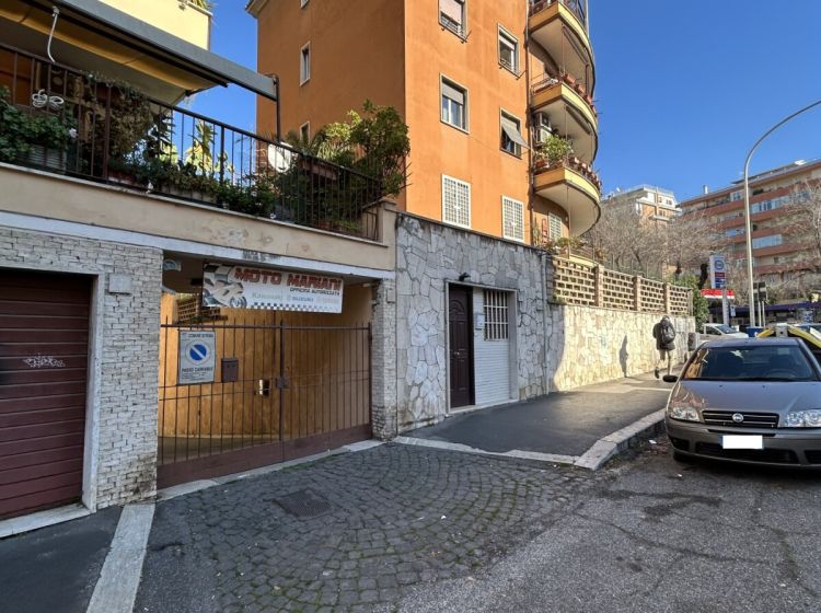 Laboratorio in vendita, via Francesco Maidalchini 4, Monteverde, Roma