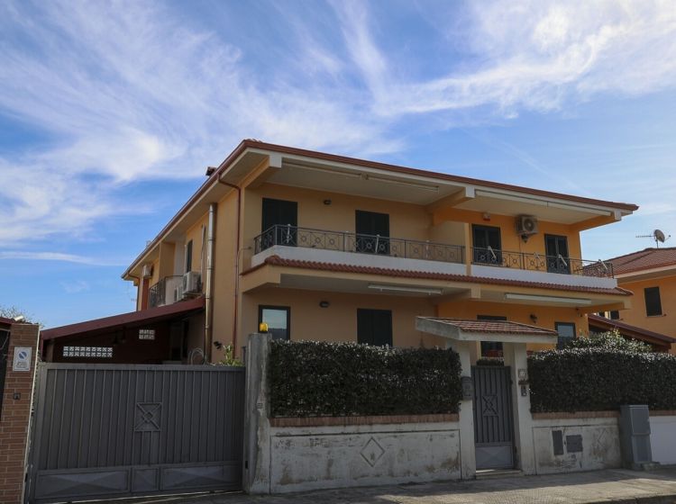 Villa in vendita, via Italo Balbo  16, Montepaone Lido, Montepaone