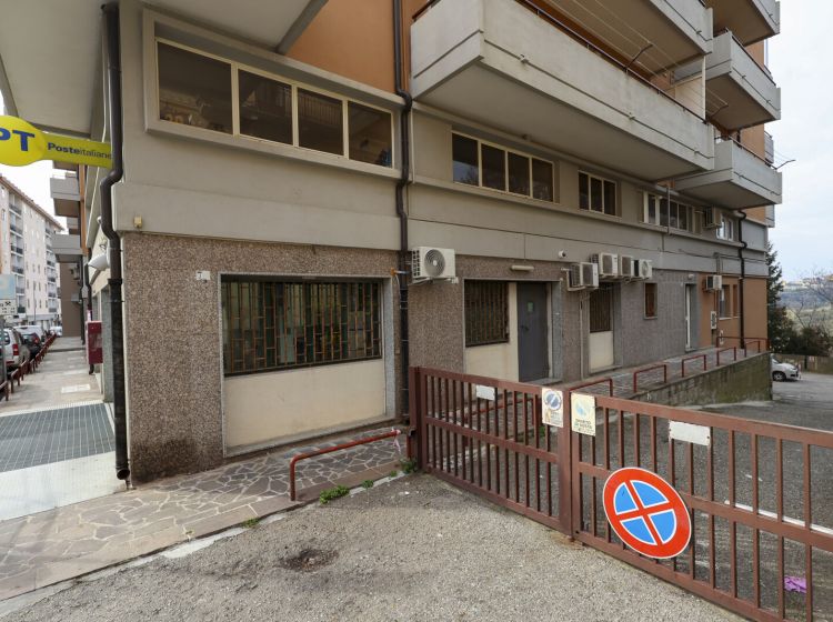 Box / Garage in vendita, via Ettore Vitale, Pontegrande, Catanzaro