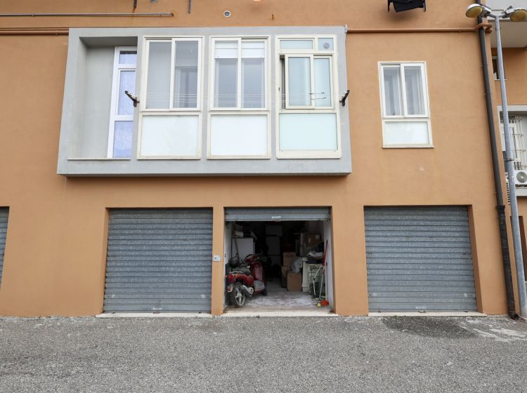 Box / Garage in vendita, via Ettore Vitale, Pontegrande, Catanzaro