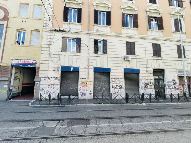 Negozio in vendita, via dei Reti  54, San Lorenzo, Roma