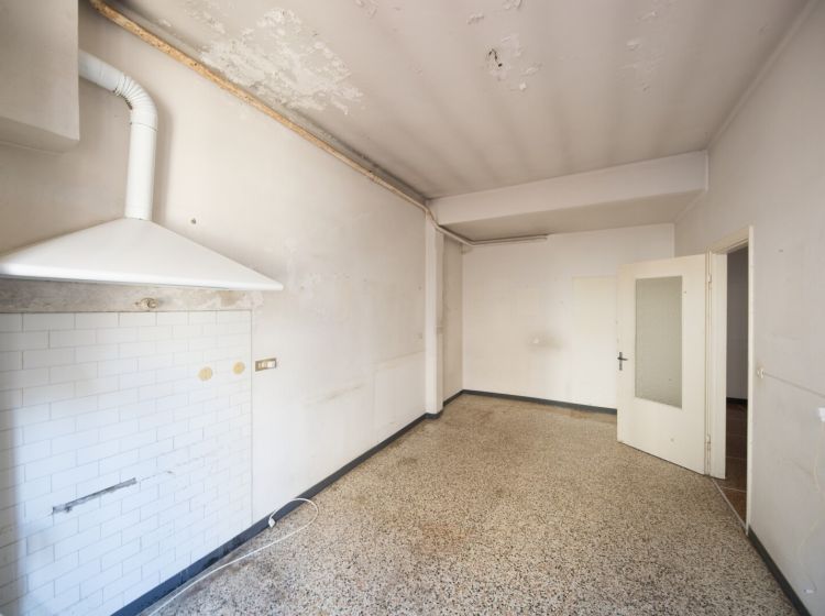 Appartamento in vendita, via Cavour  20, Pietra Ligure