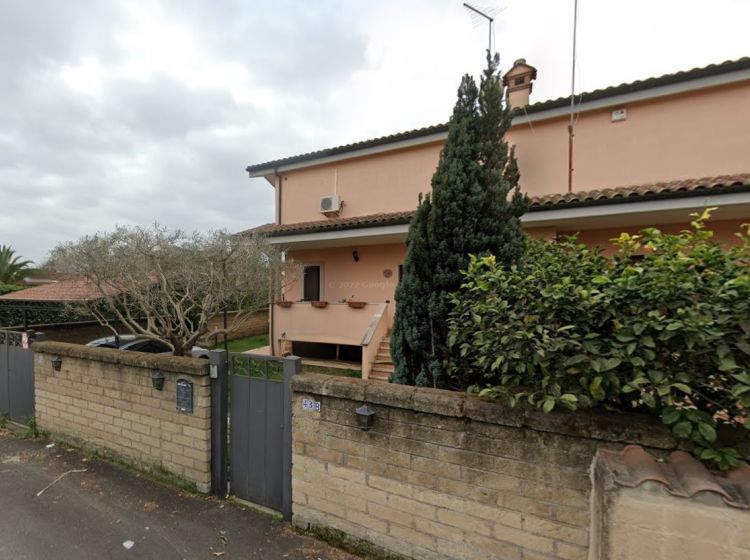 Villa in vendita, via Alessio Olivieri  43, Infernetto, Roma