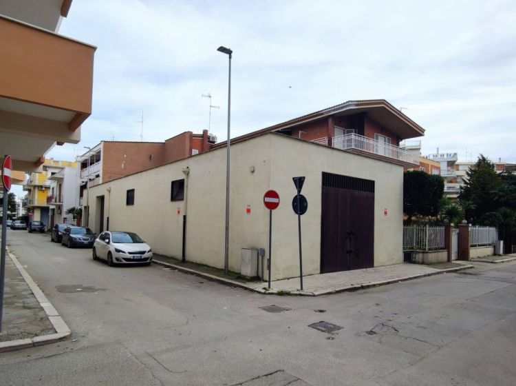Negozio in vendita, via Rovereto, Cerignola