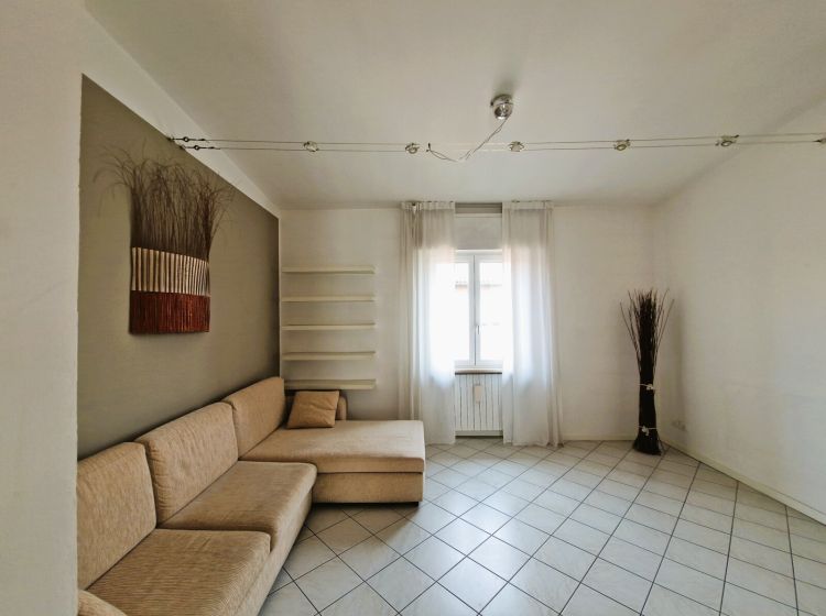 Trilocale in vendita, via Vittorio Veneto 18, Gropello Cairoli