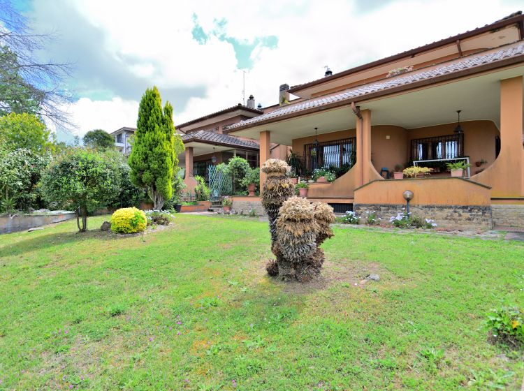 Villa in vendita, via Falterona  14, Casalazzara, Aprilia