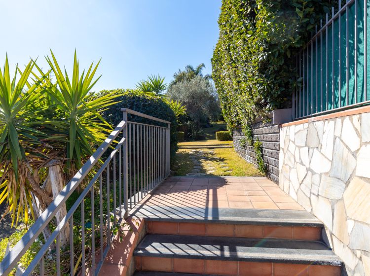 Villa in vendita, via Nizzeti  211, Aci Catena