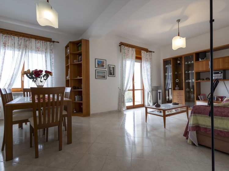 Trilocale in vendita, viale Aldo Moro  22, Marina di Sant'Andrea Jonio, Sant'andrea Apostolo Dello Ionio