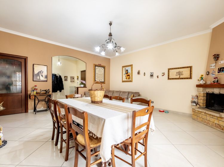Quadrilocale in vendita, via Mirabella Eclano  41, Borghesiana, Roma