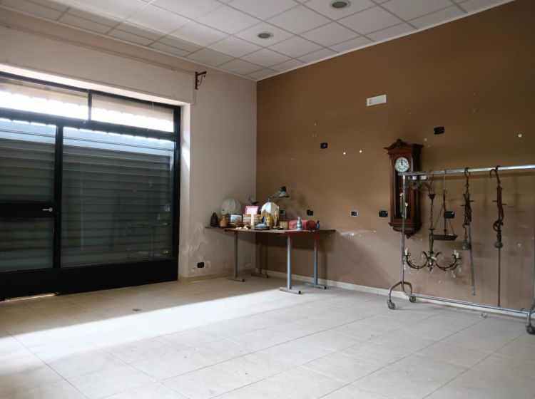 Negozio in affitto, Piazza Gabriele D&#039;Annunzio  7, Cerignola